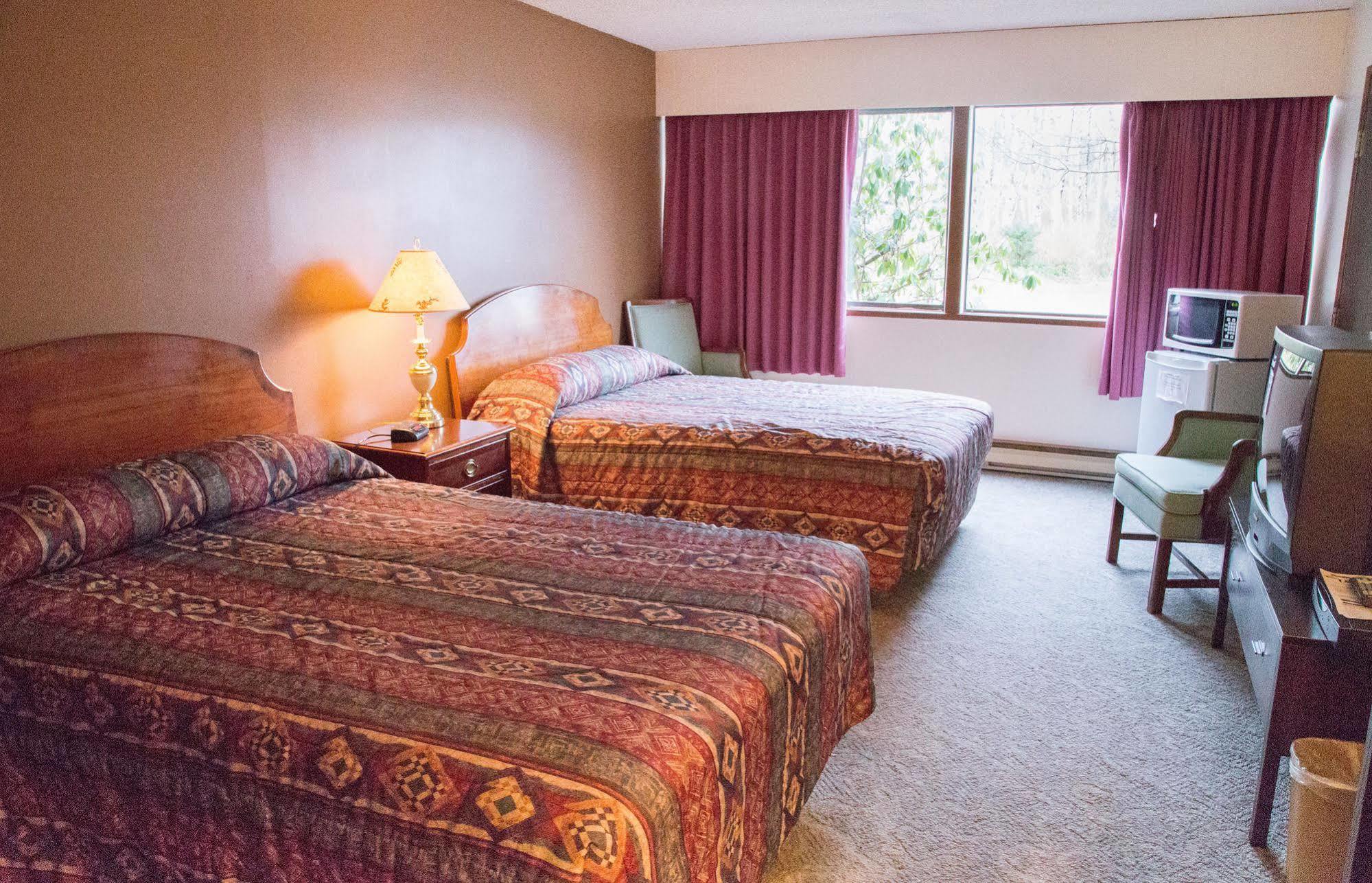 Providence Place Inn Port Hardy Eksteriør bilde