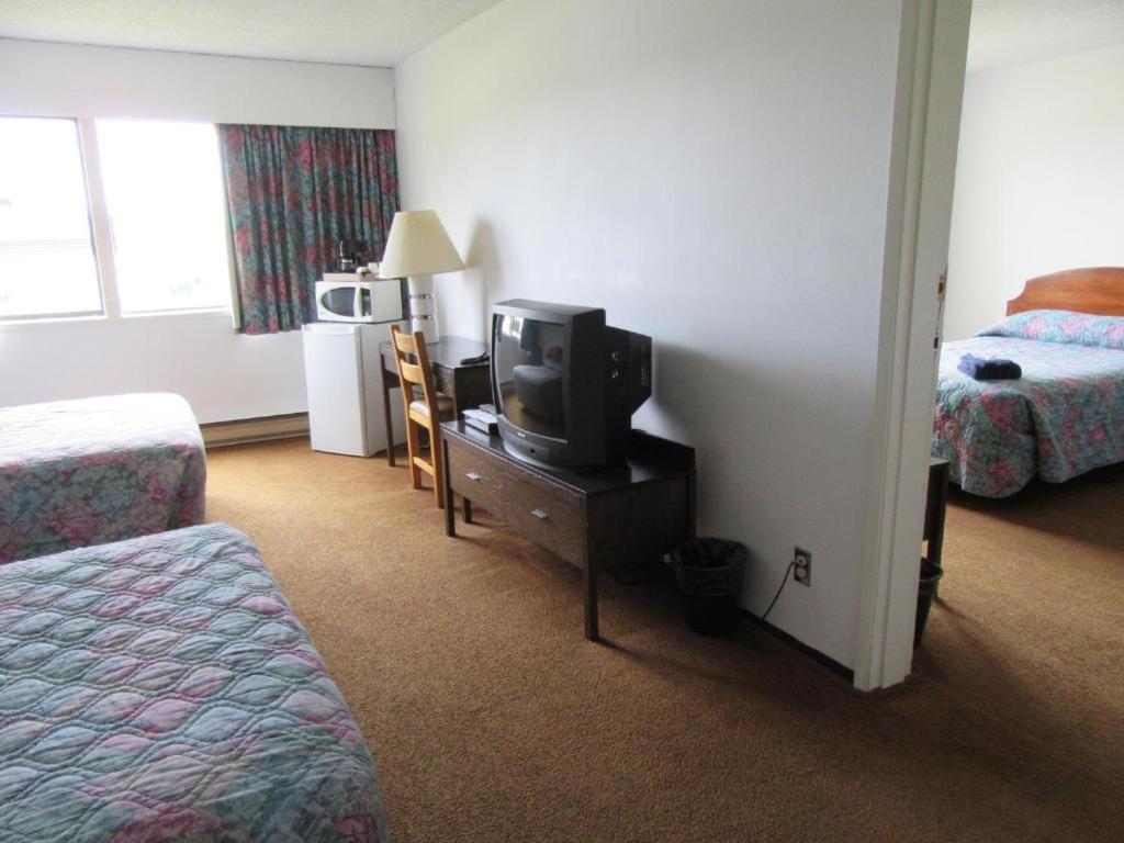 Providence Place Inn Port Hardy Eksteriør bilde