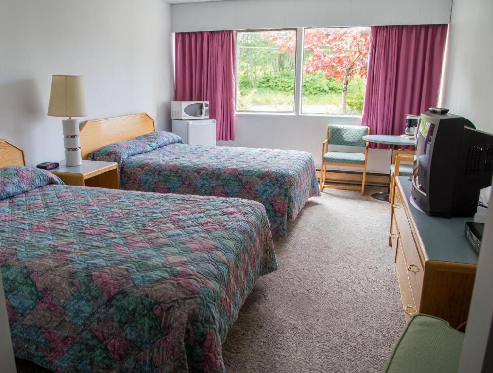 Providence Place Inn Port Hardy Eksteriør bilde