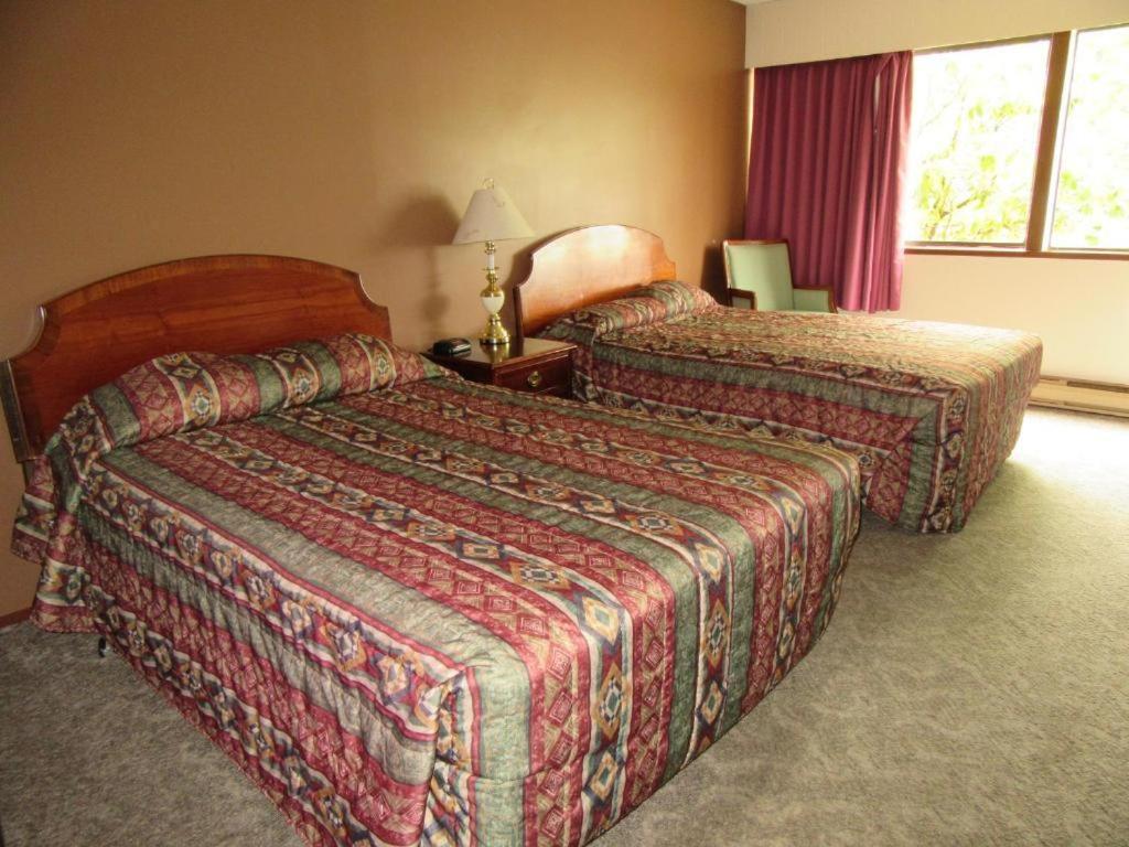 Providence Place Inn Port Hardy Eksteriør bilde