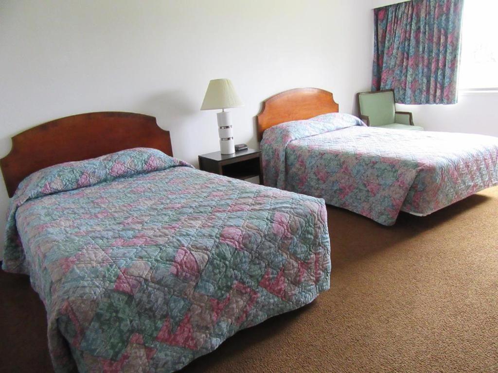 Providence Place Inn Port Hardy Eksteriør bilde