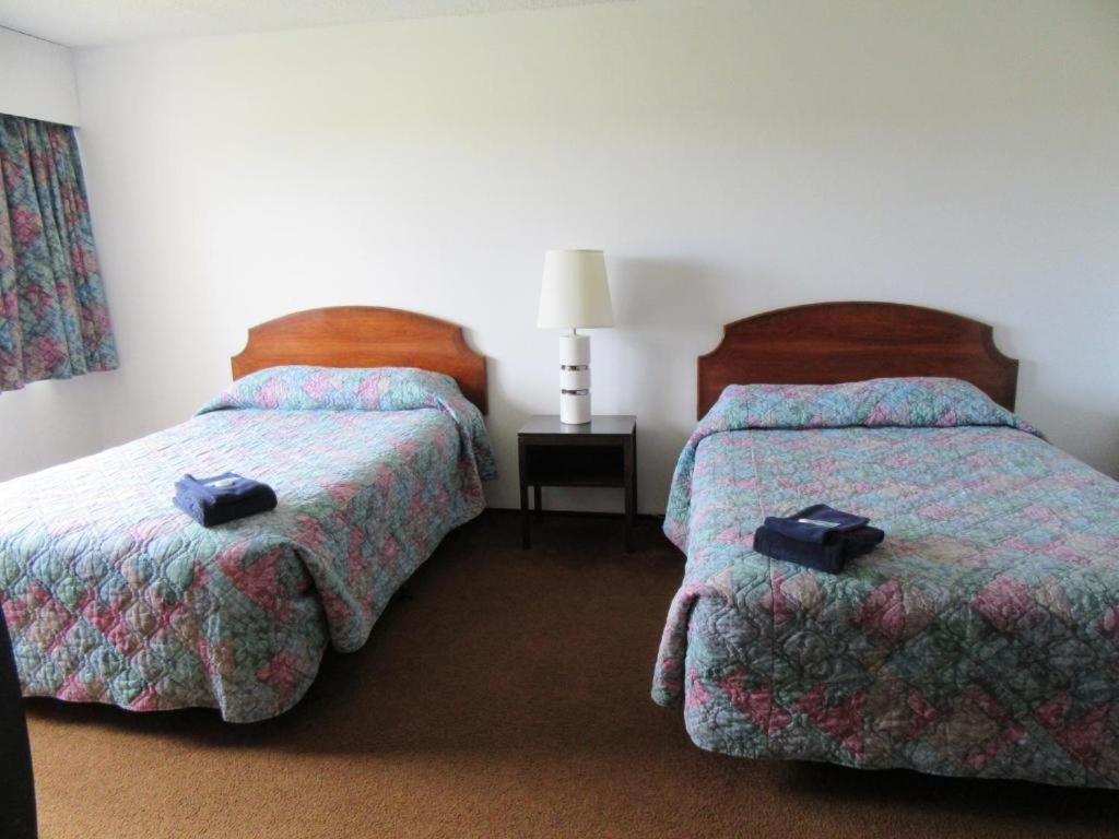 Providence Place Inn Port Hardy Eksteriør bilde