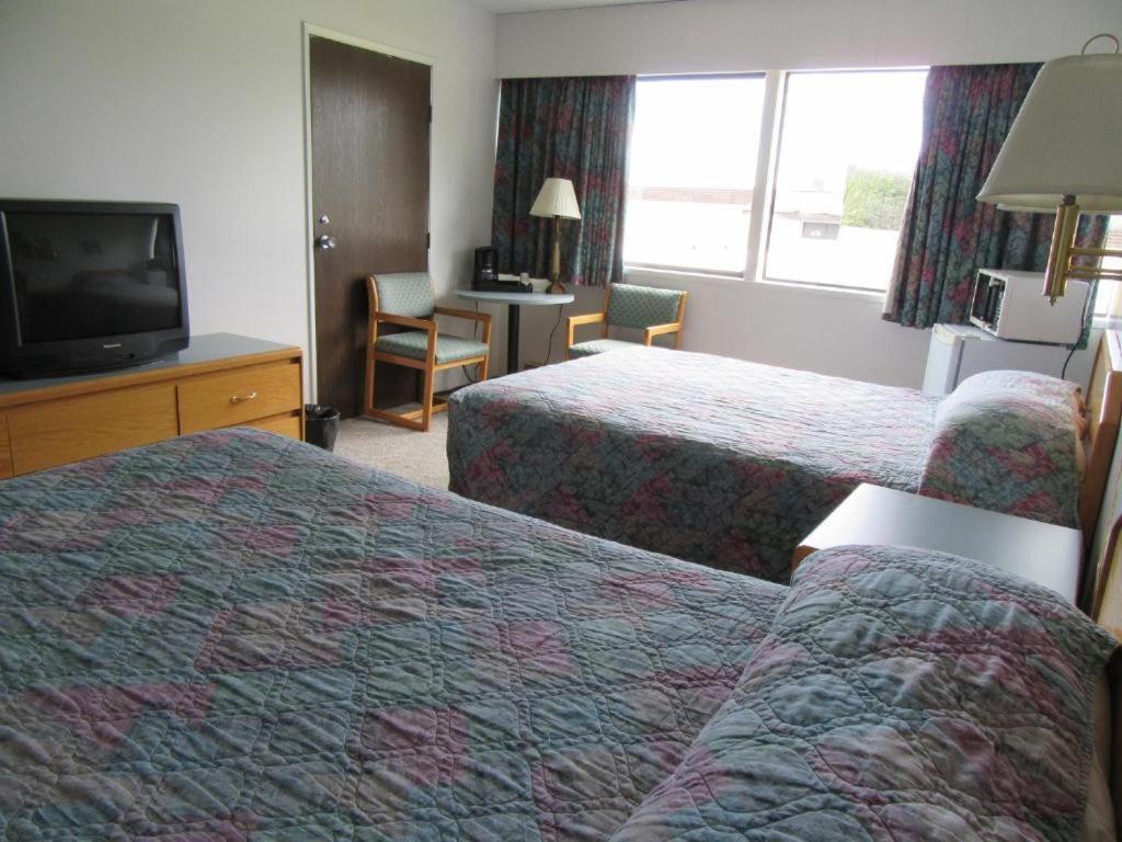 Providence Place Inn Port Hardy Eksteriør bilde